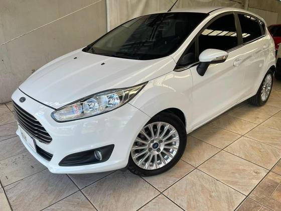 FORD FIESTA 1.6 TITANIUM HATCH 16V FLEX 4P POWERSHIFT FORD FIESTA 1.6 TITANIUM HATCH 16V FLEX 4P POWERSHIFT